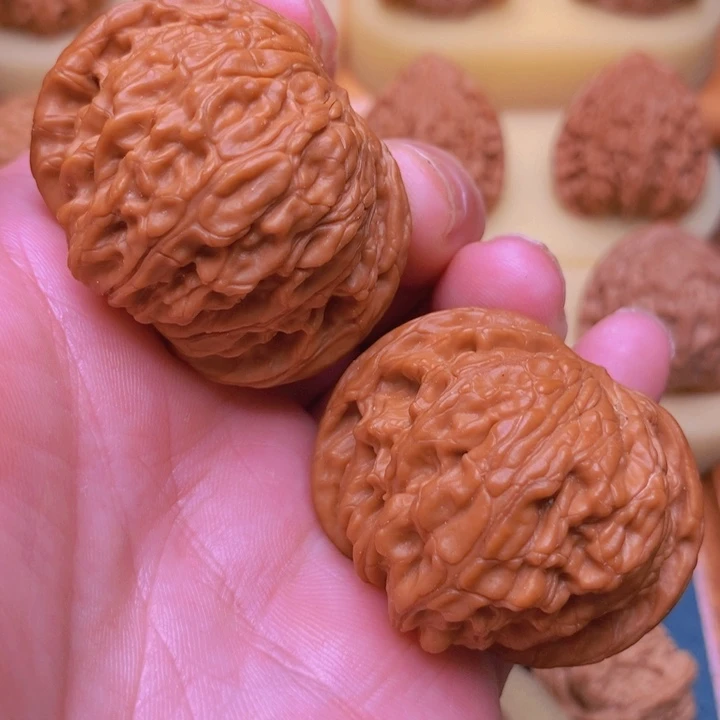 文玩核桃把件44.5全品红皮正磨