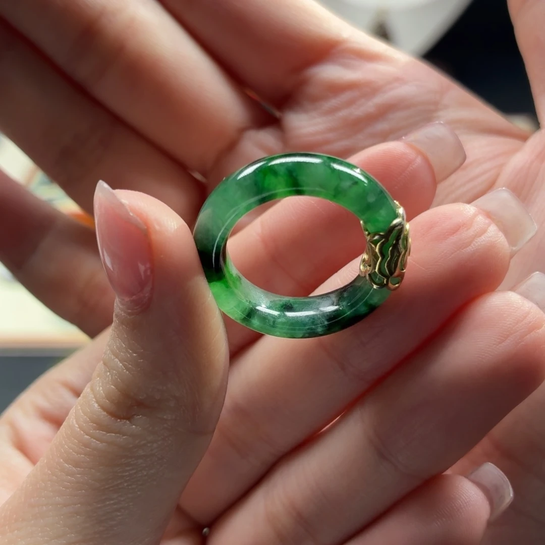 颈饰未镶嵌翡翠老翡翠绿 12.5