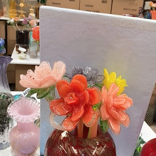 琉璃花瓶高45厘米宽9厘米