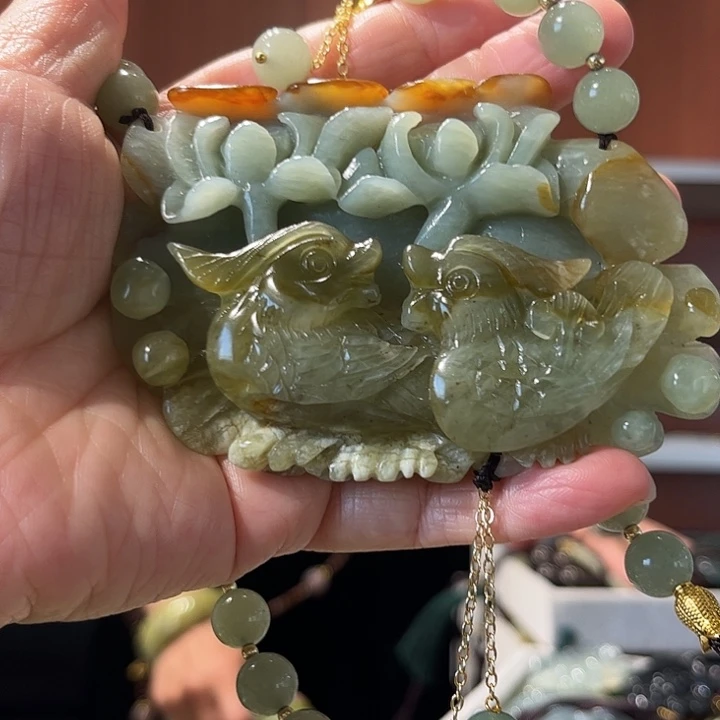 岫玉未镶嵌毛衣链