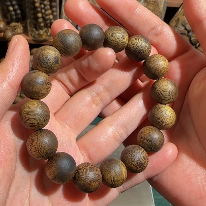 沉香手串透顶绿单圈圆珠卡1.4/15克+