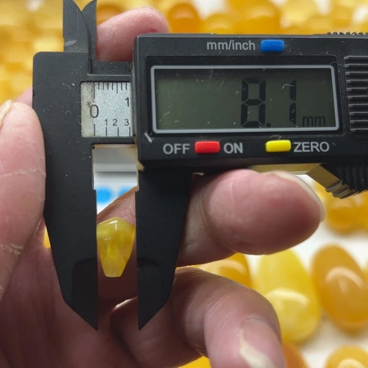 琥珀（矿物珀）未镶嵌裸石