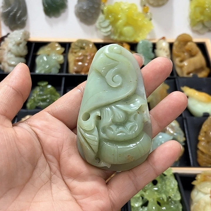 蛇纹石玉未镶嵌挂件