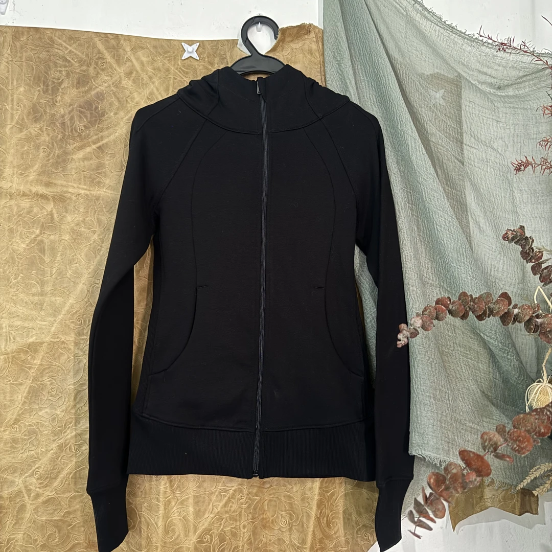 P/高质感细节修身卫衣外套no退换