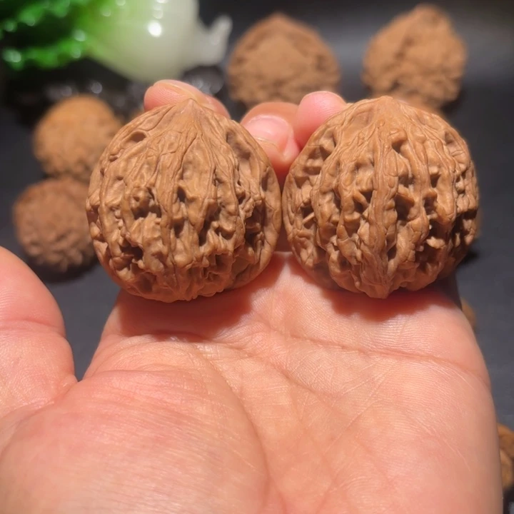 文玩核桃吊坠文玩核桃吊坠麦穗虎头40