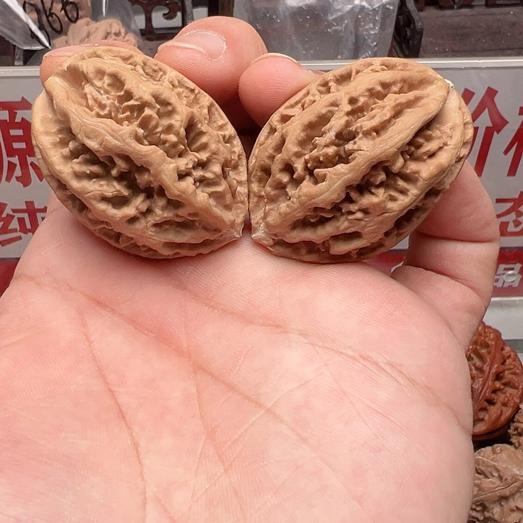 文玩核桃吊坠硬硬（骨质之王