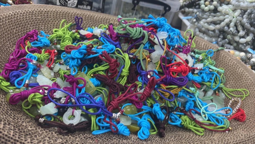 天然岫玉挂件直播间选货