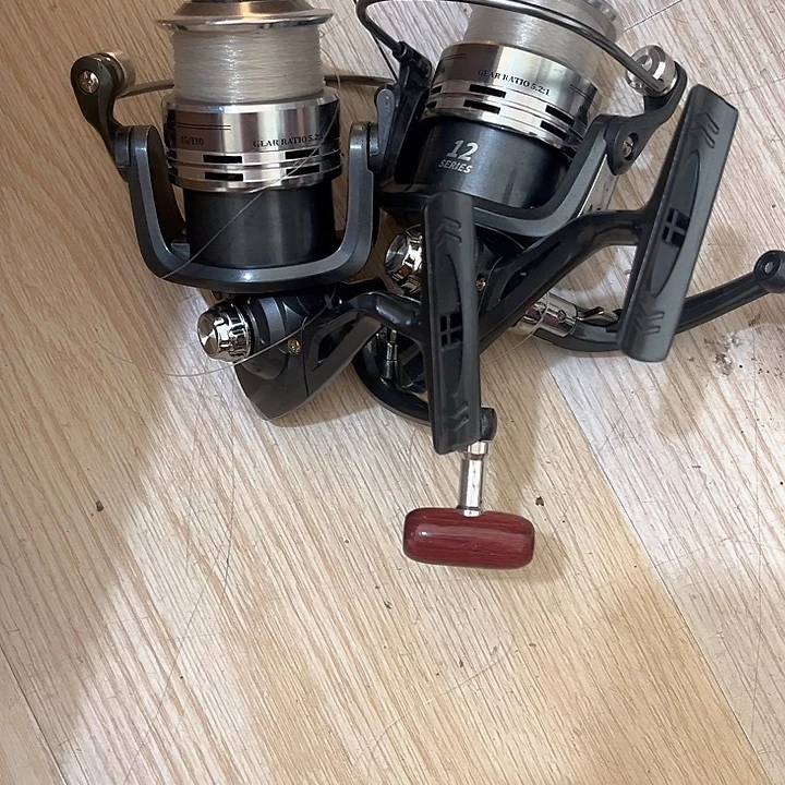 T***L二手渔轮5000型2个渔具