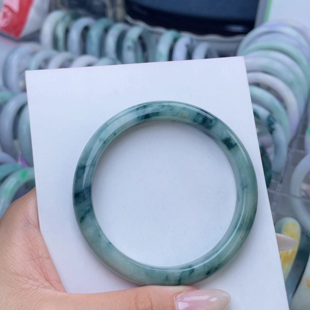 翡翠未镶嵌手镯56圈