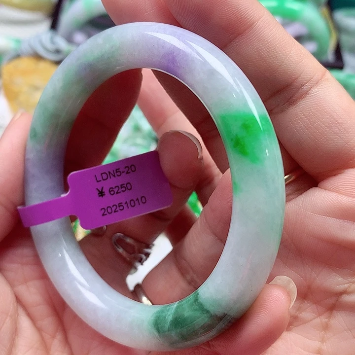 翡翠未镶嵌手镯翡翠