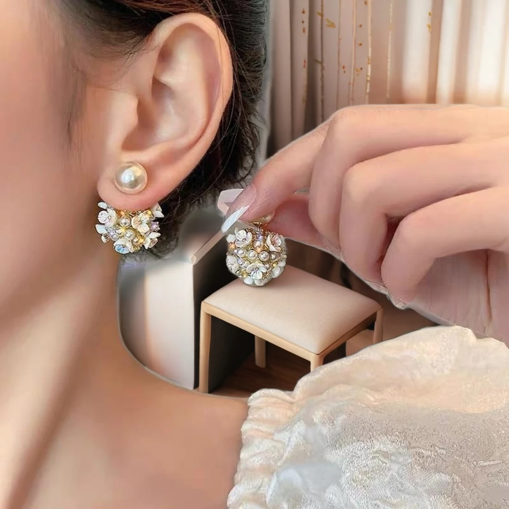 镀18K金铜合金时尚花球轻奢气质耳扣女耳饰高级感十足彰显独特