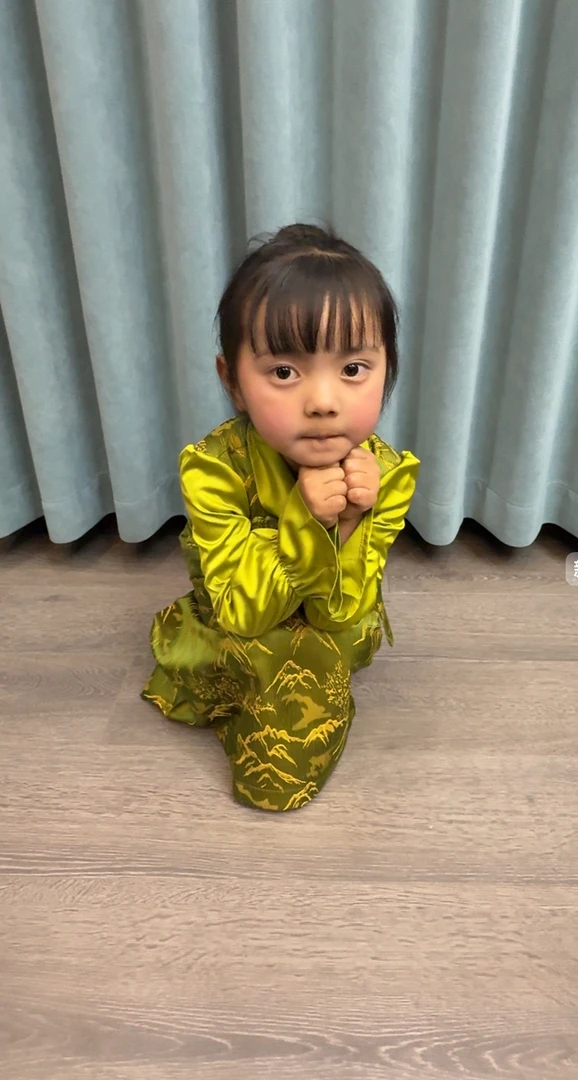 2025小孩新款婴儿藏装