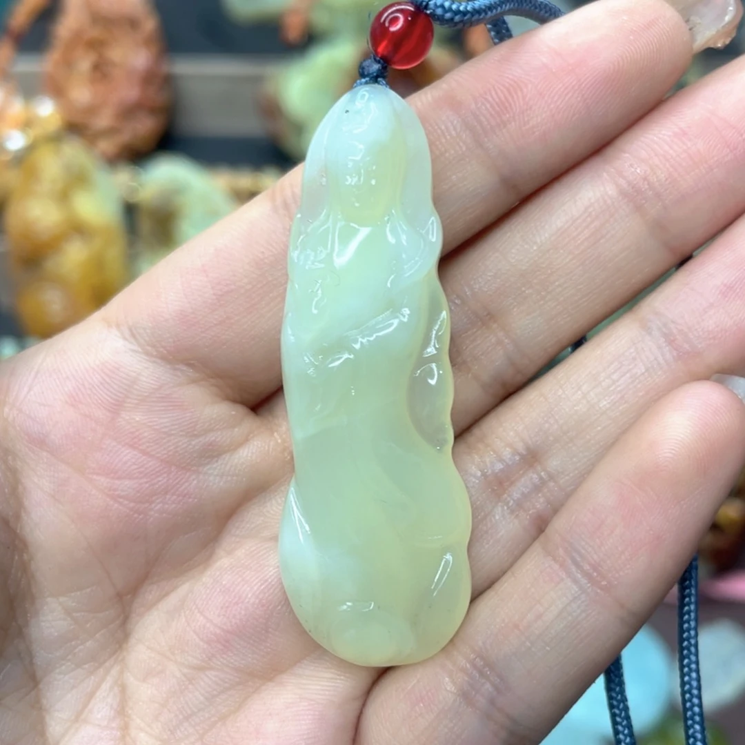 蛇纹石玉颈饰未镶嵌