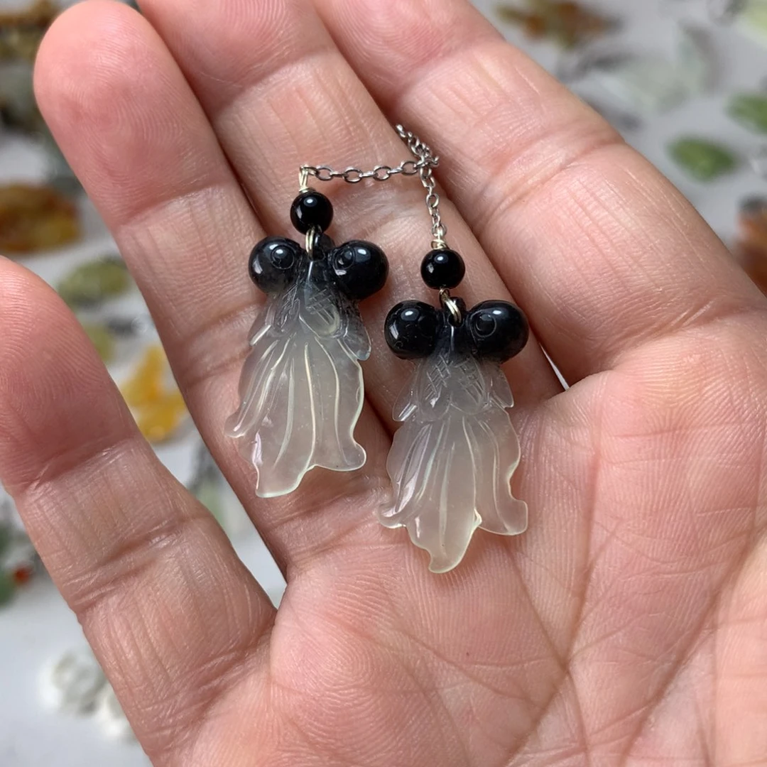 蛇纹石玉耳环未镶嵌