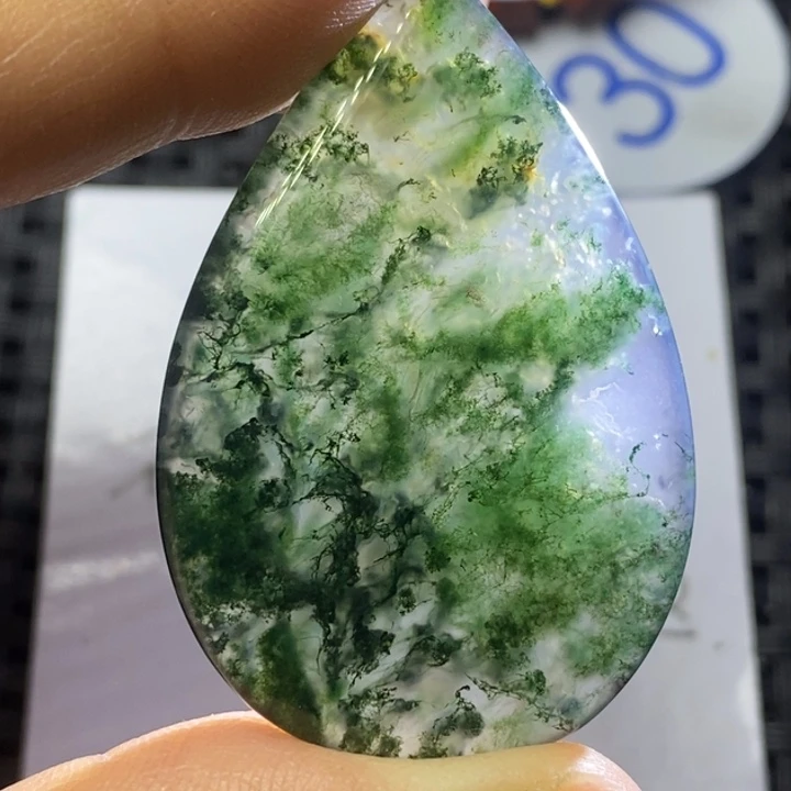 未镶嵌颈饰玛瑙/玉髓蓝**云