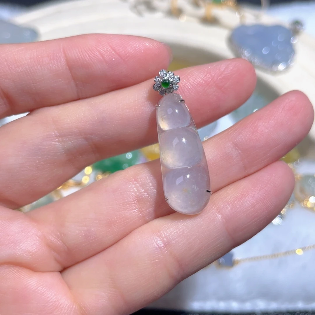 翡翠颈饰18K金镶嵌翡翠