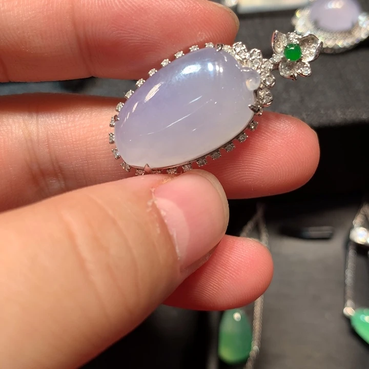 【闪购商品】颈饰18K金镶嵌翡翠翡翠