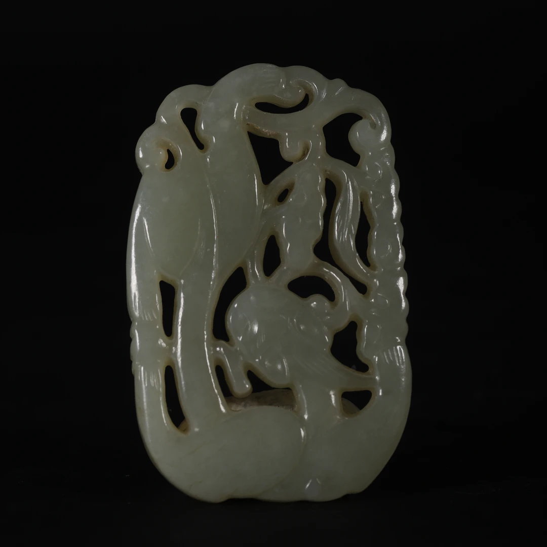 Lot45 清代 和田玉螭龙纹镂空玉佩挂件
