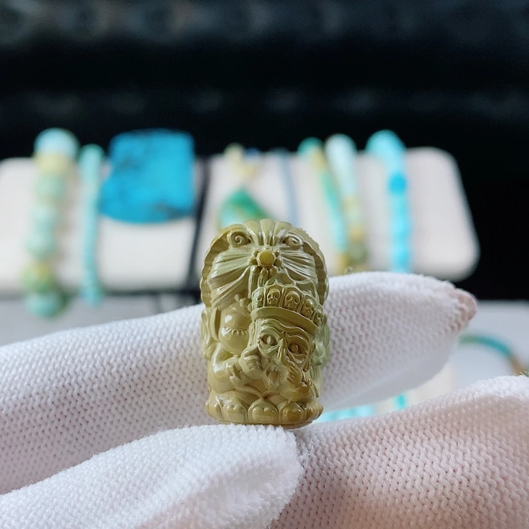 绿松石未镶嵌珠宝奇石