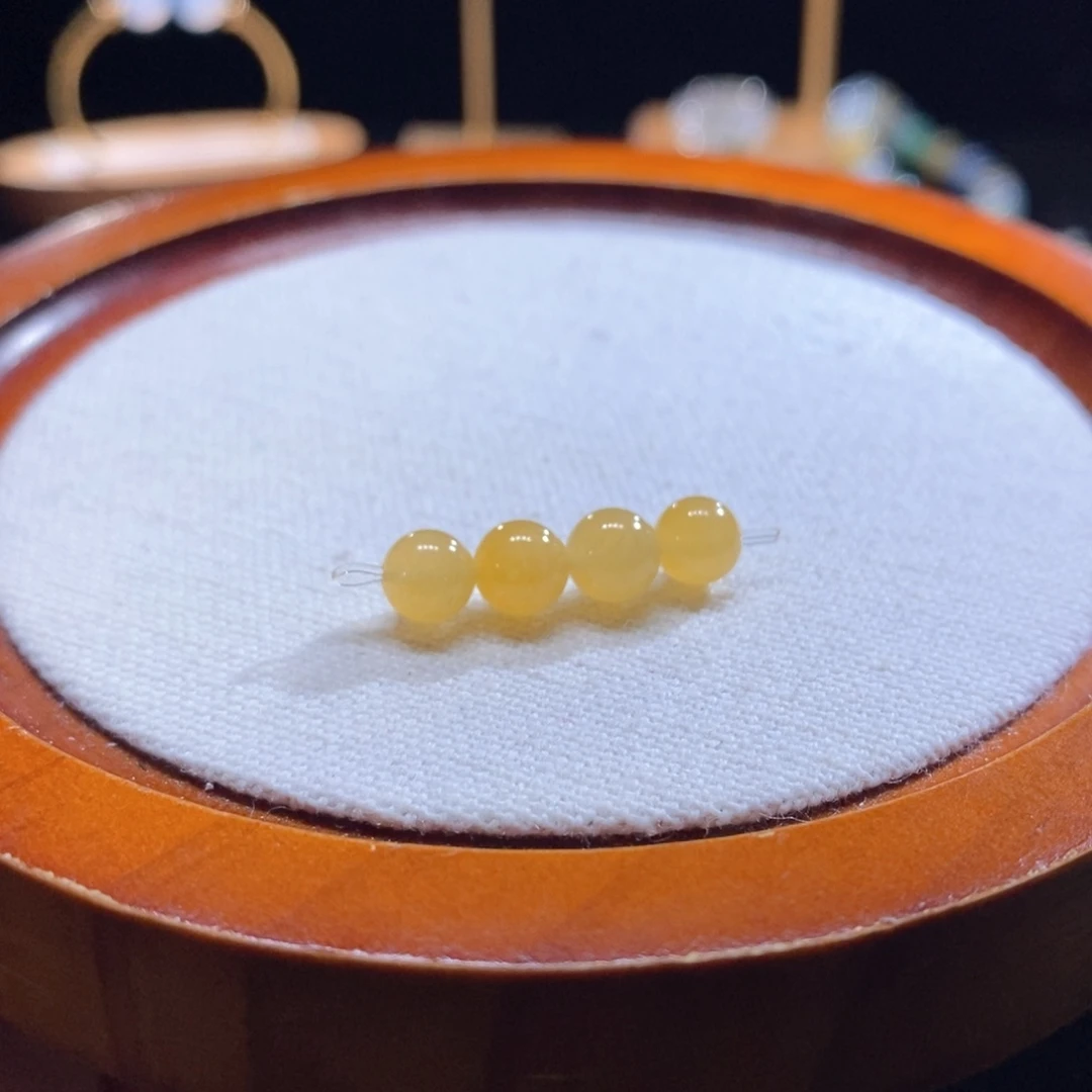 翡翠未镶嵌吊坠(不含链)翡翠冰黄珠（随机发一个）