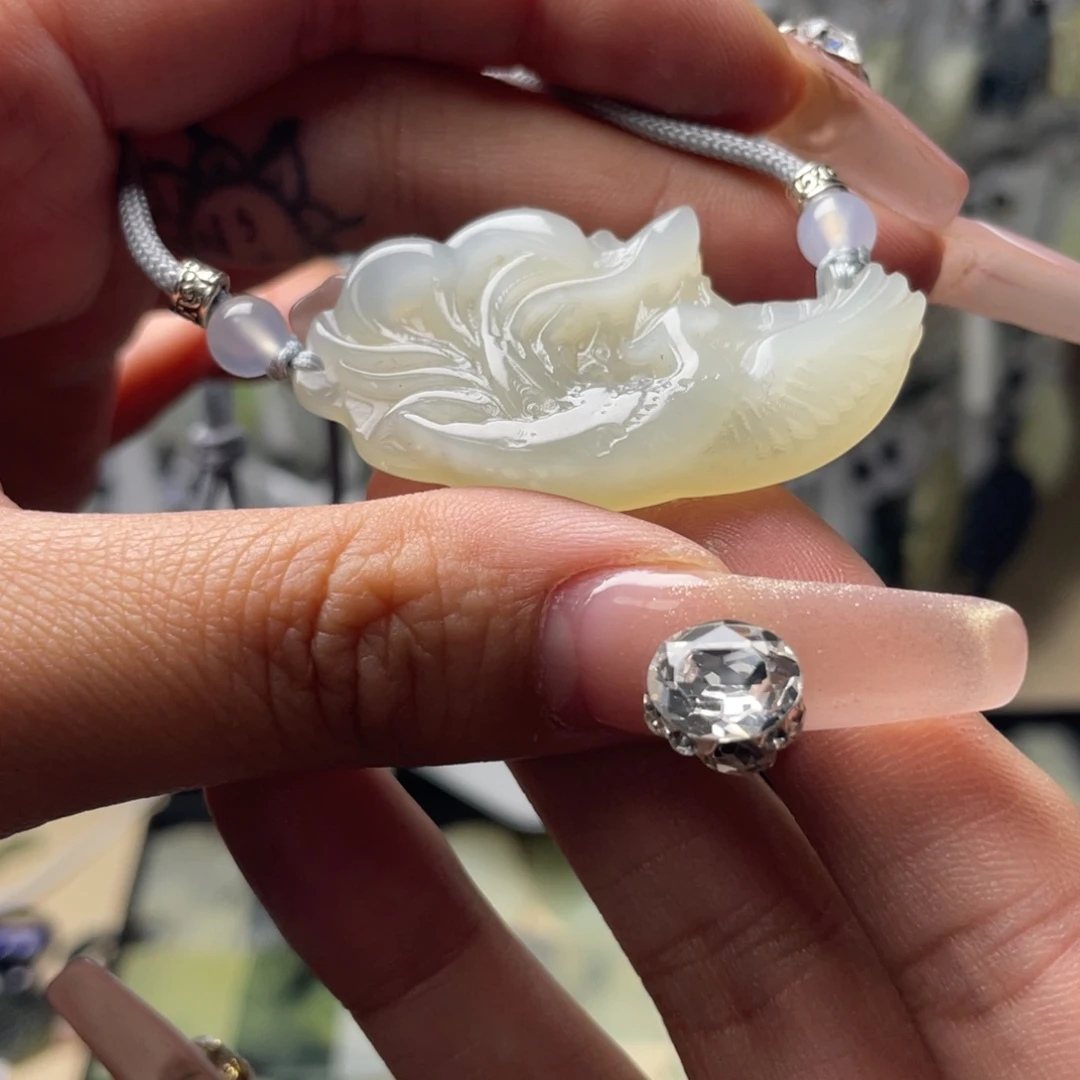 岫玉颈饰未镶嵌凤凰