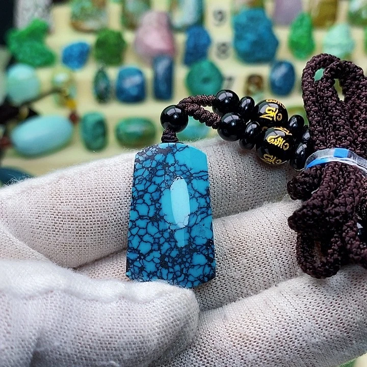 绿松石配饰未镶嵌