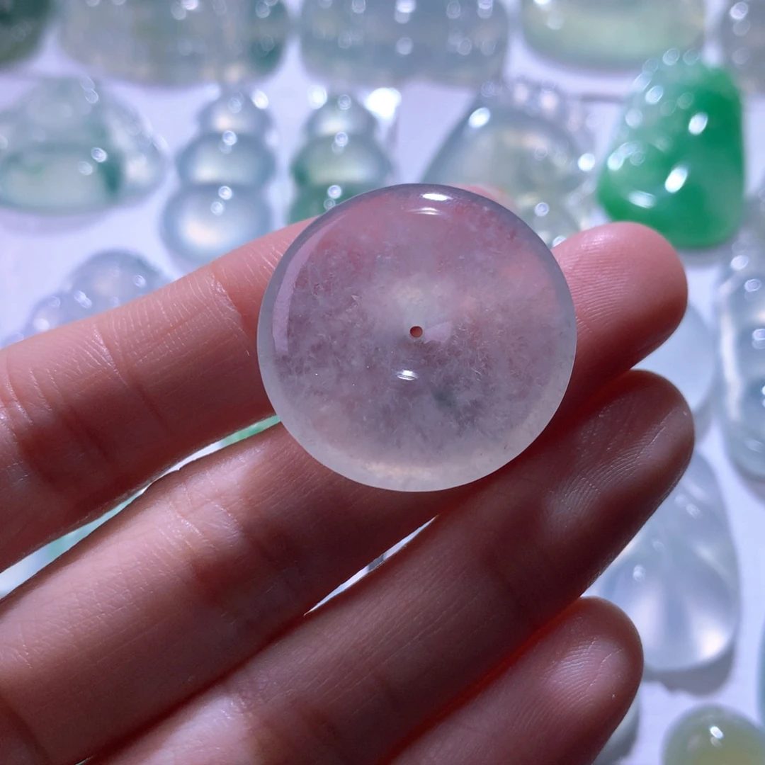 翡翠未镶嵌颈饰扣