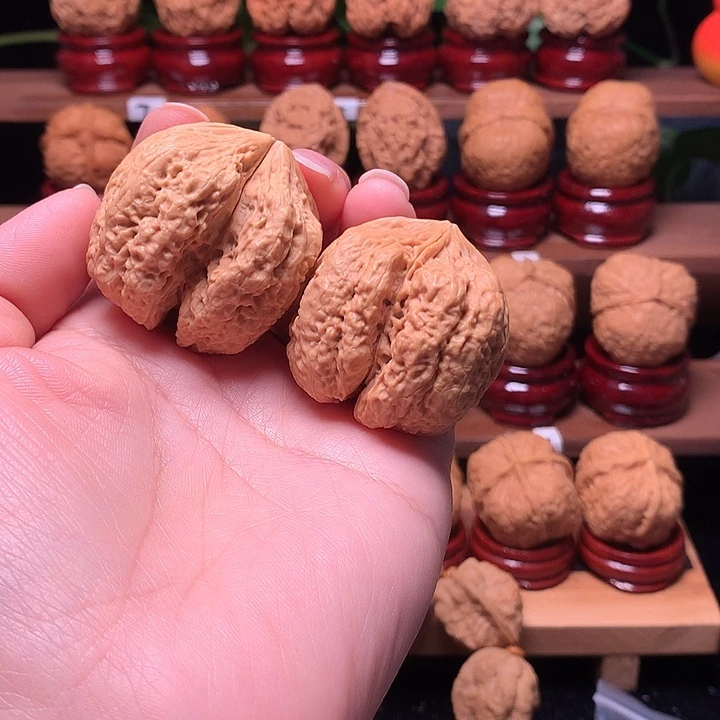 吊坠桃核连体蝴蝶41尺寸