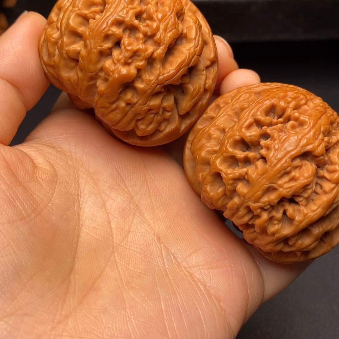 文玩核桃把件秦岭野生核桃