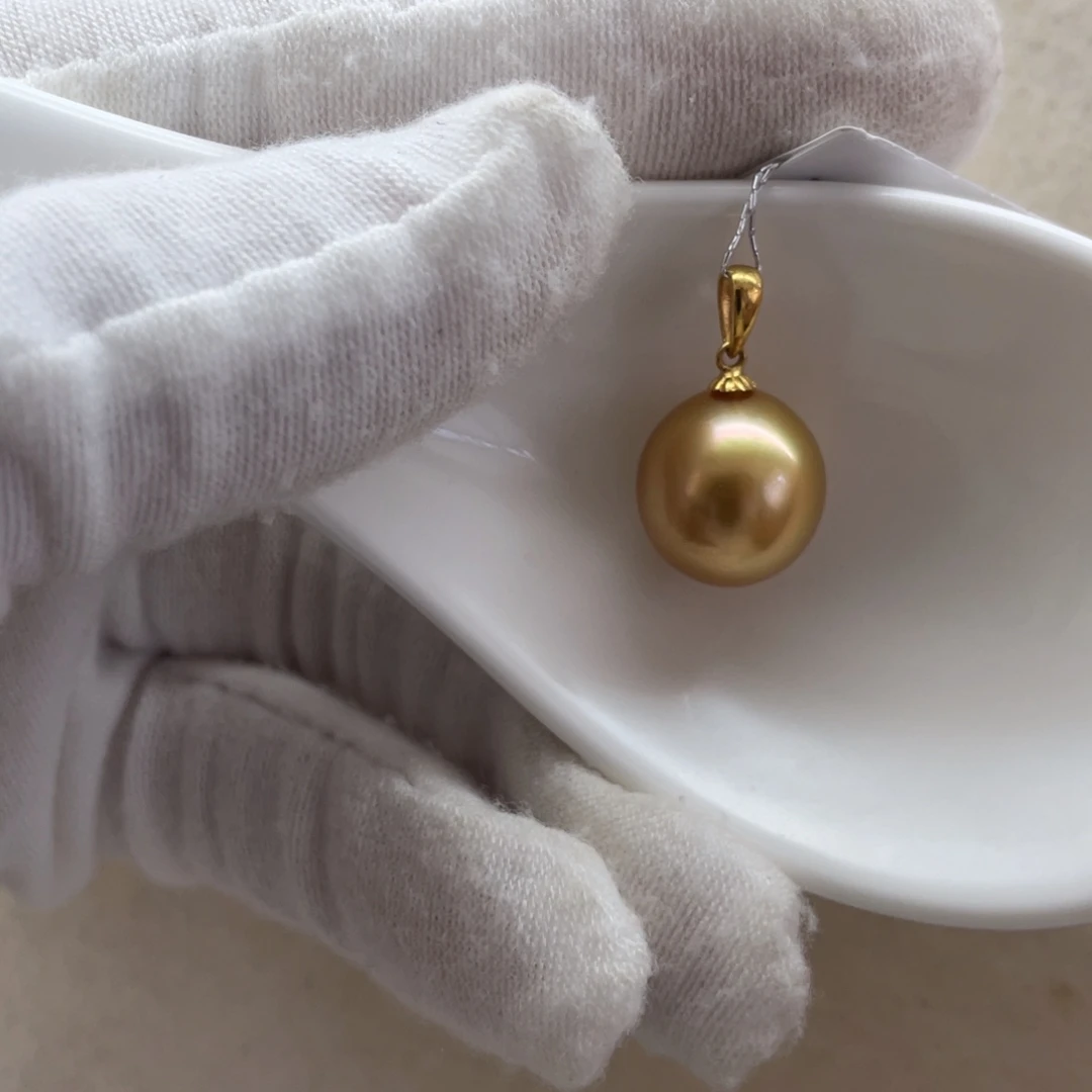 18K金镶嵌海水珍珠颈饰12.5mm