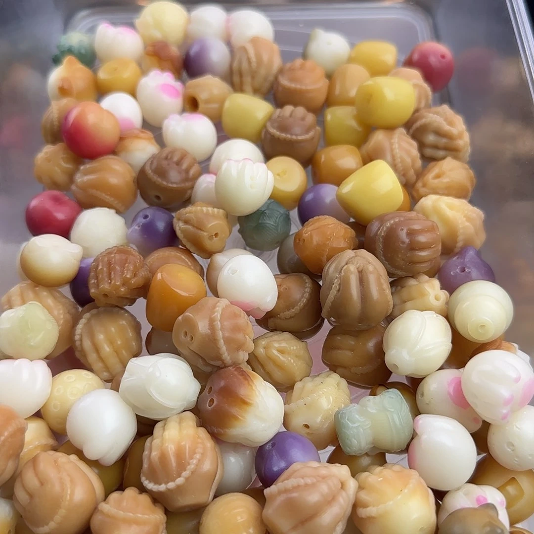 菩提根/象牙果吊坠瑕疵菩提混132颗雕刻件有裂不售后