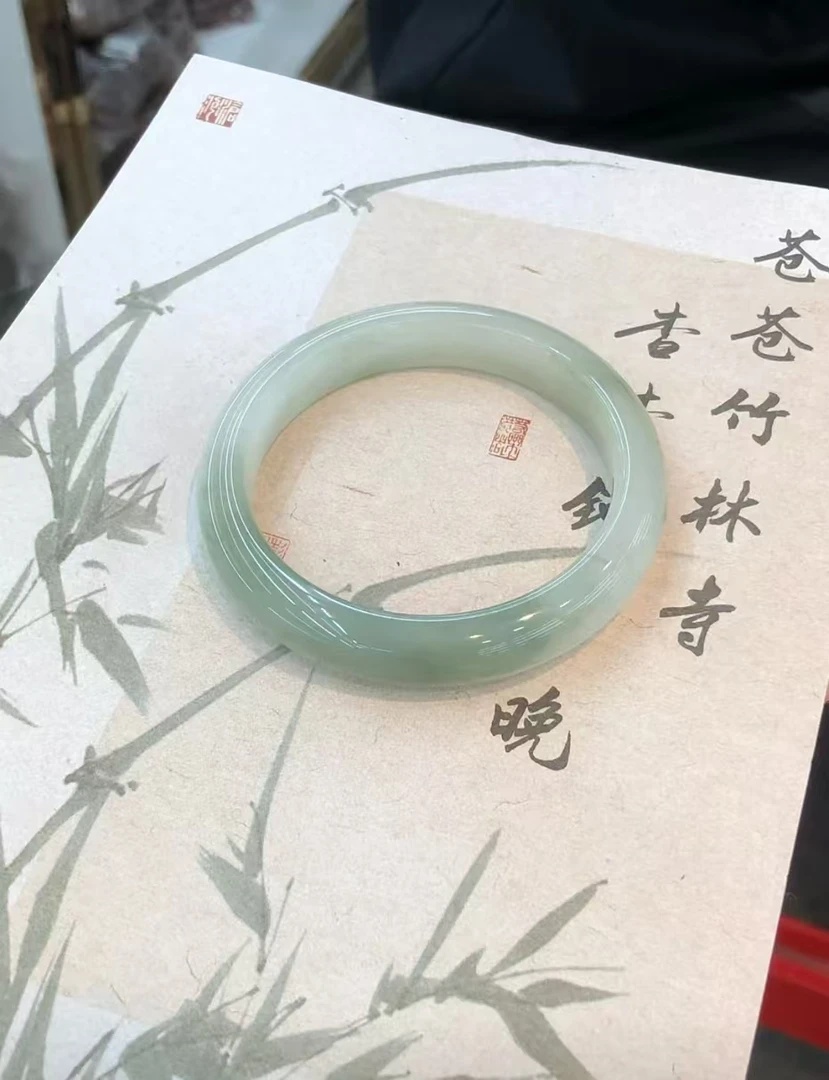石英质玉手镯多样性发货编号：T-1047