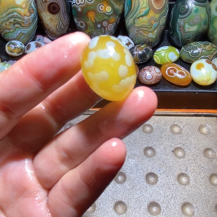 玛瑙/玉髓未镶嵌珠宝半成品珊*