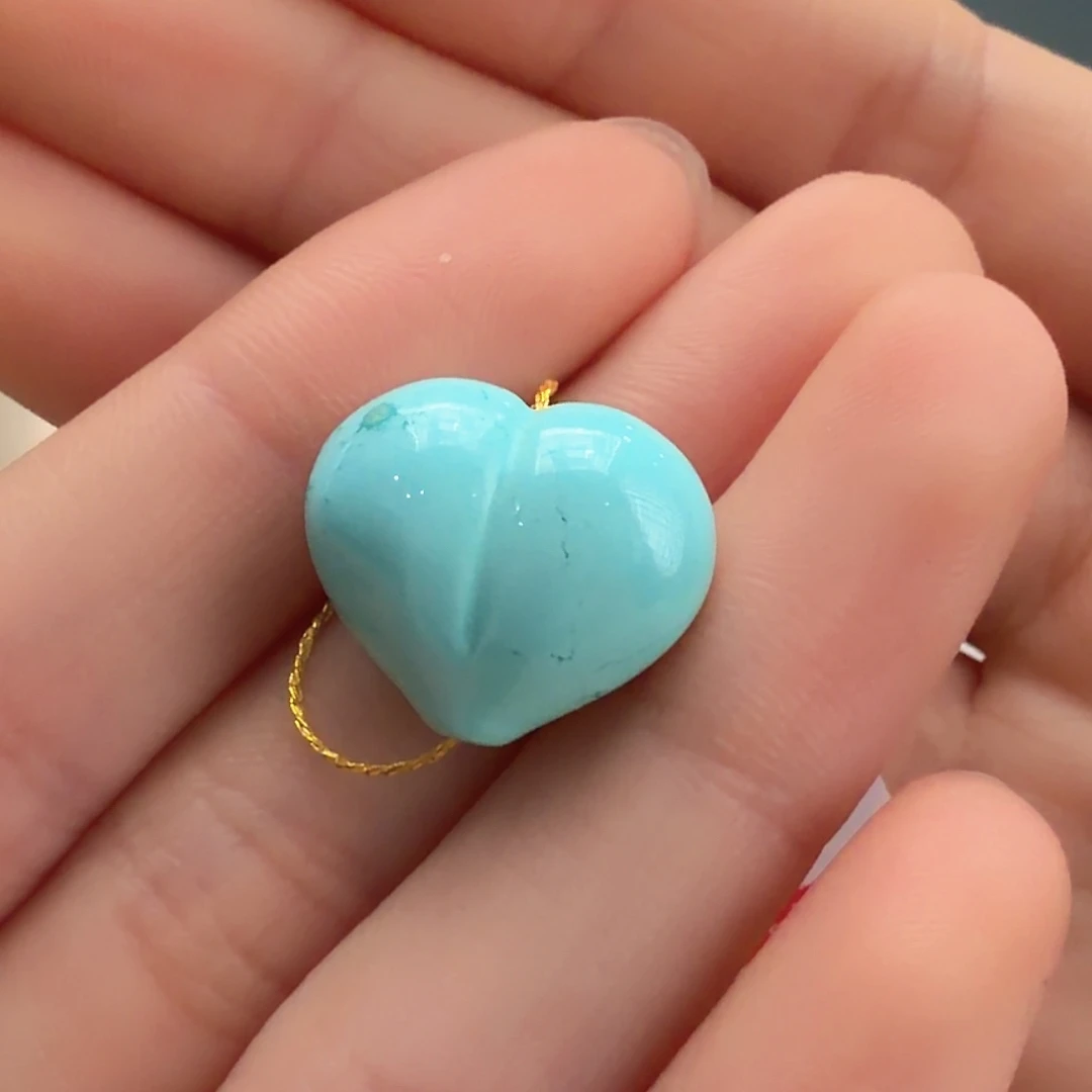 绿松石未镶嵌颈饰