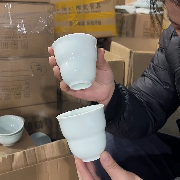 瓷片青瓷花口葫芦杯两个，包邮，容量150