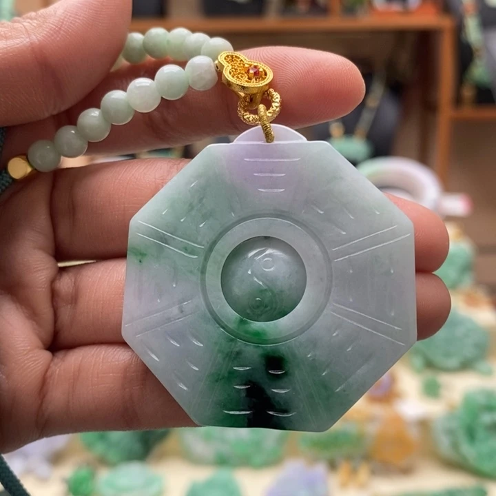 翡翠颈饰未镶嵌翡翠吊坠