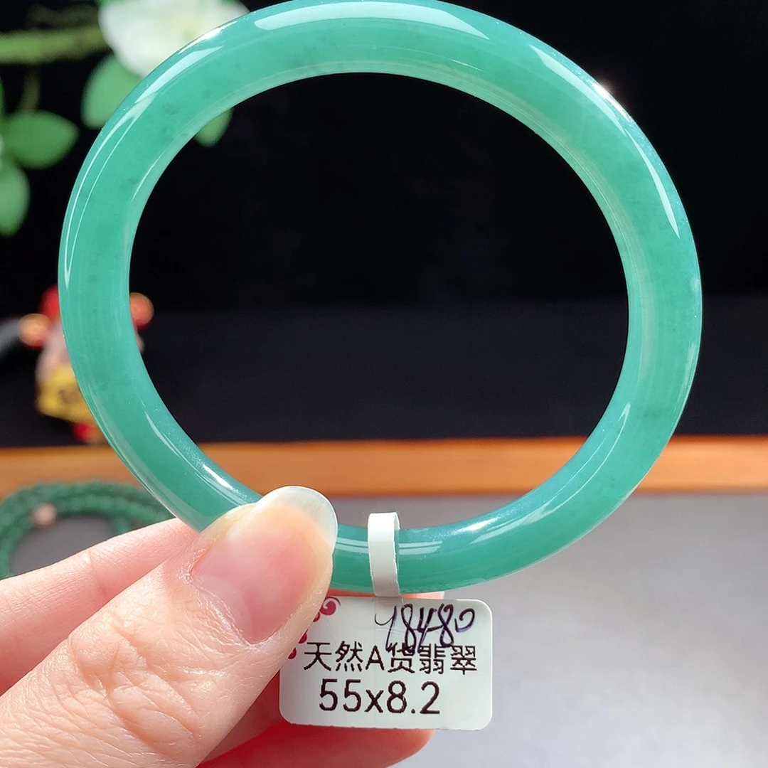 未镶嵌手镯（圆镯）翡翠
