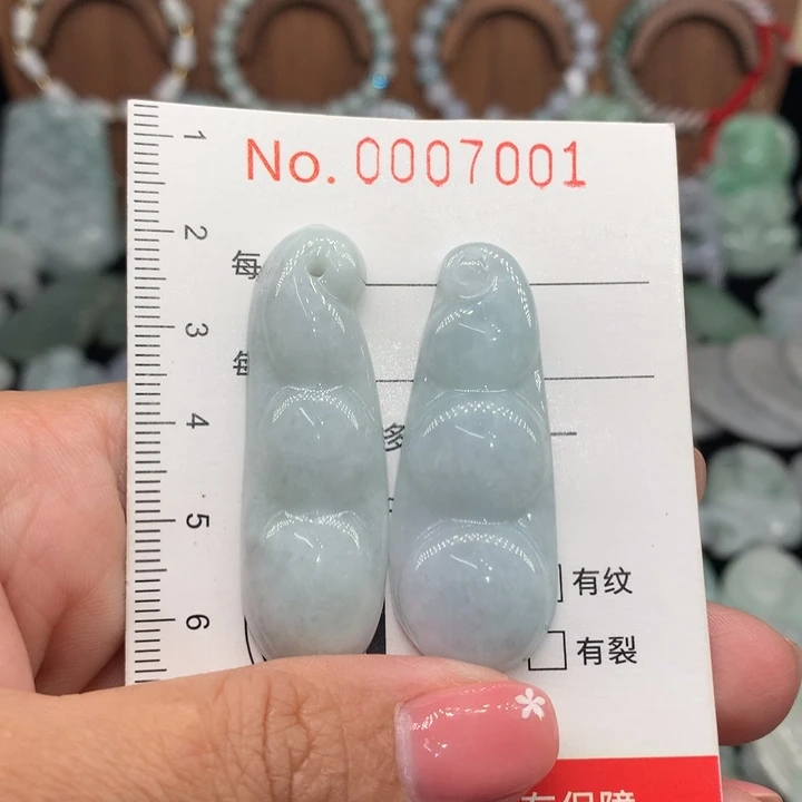 翡翠未镶嵌颈饰11