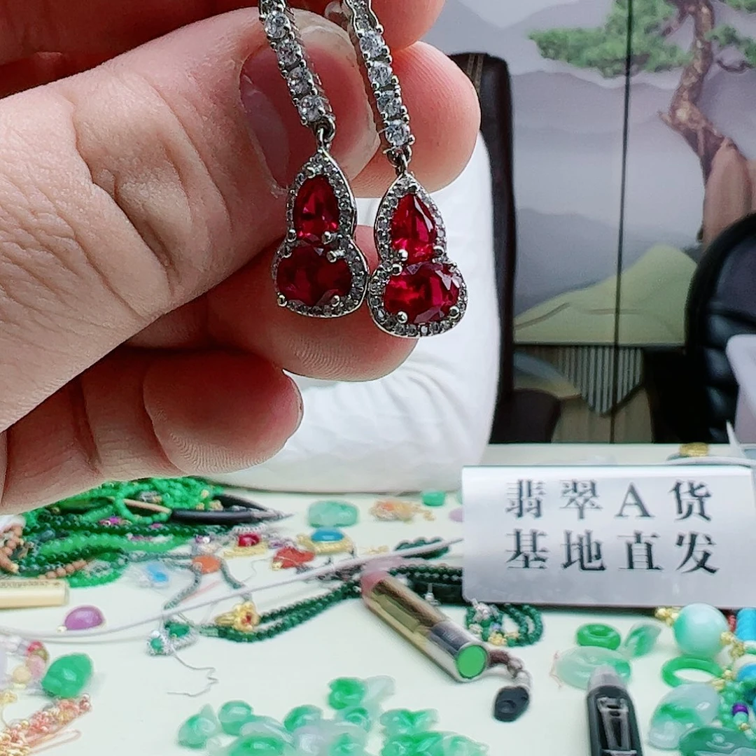 翡翠吊坠(赠链)银S925镶嵌格*