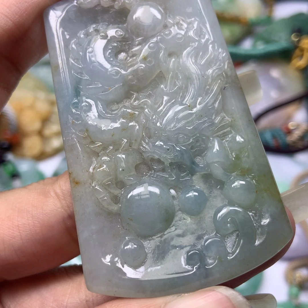 翡翠颈饰未镶嵌天然翡翠