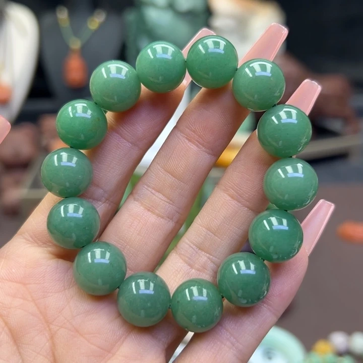 未镶嵌手镯石英岩玉