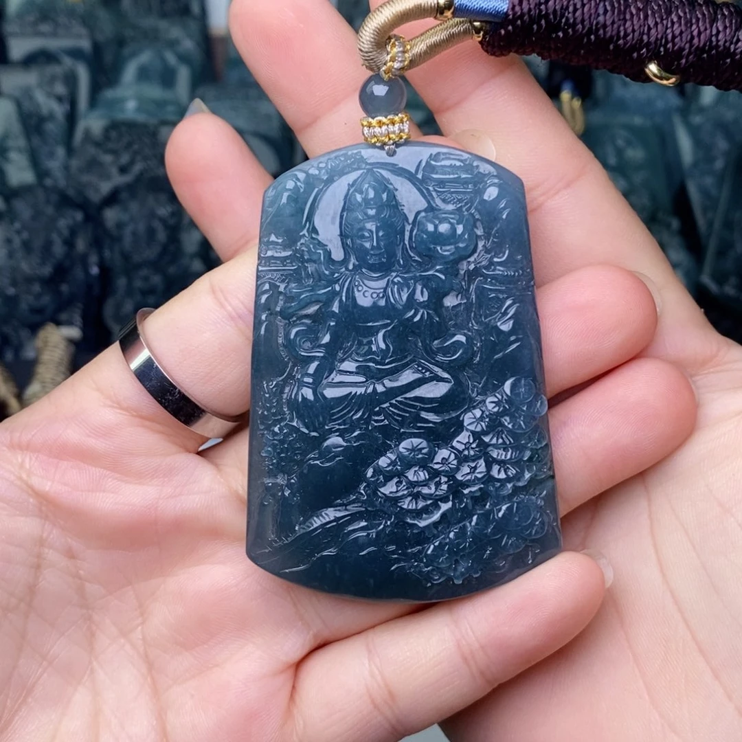颈饰未镶嵌翡翠