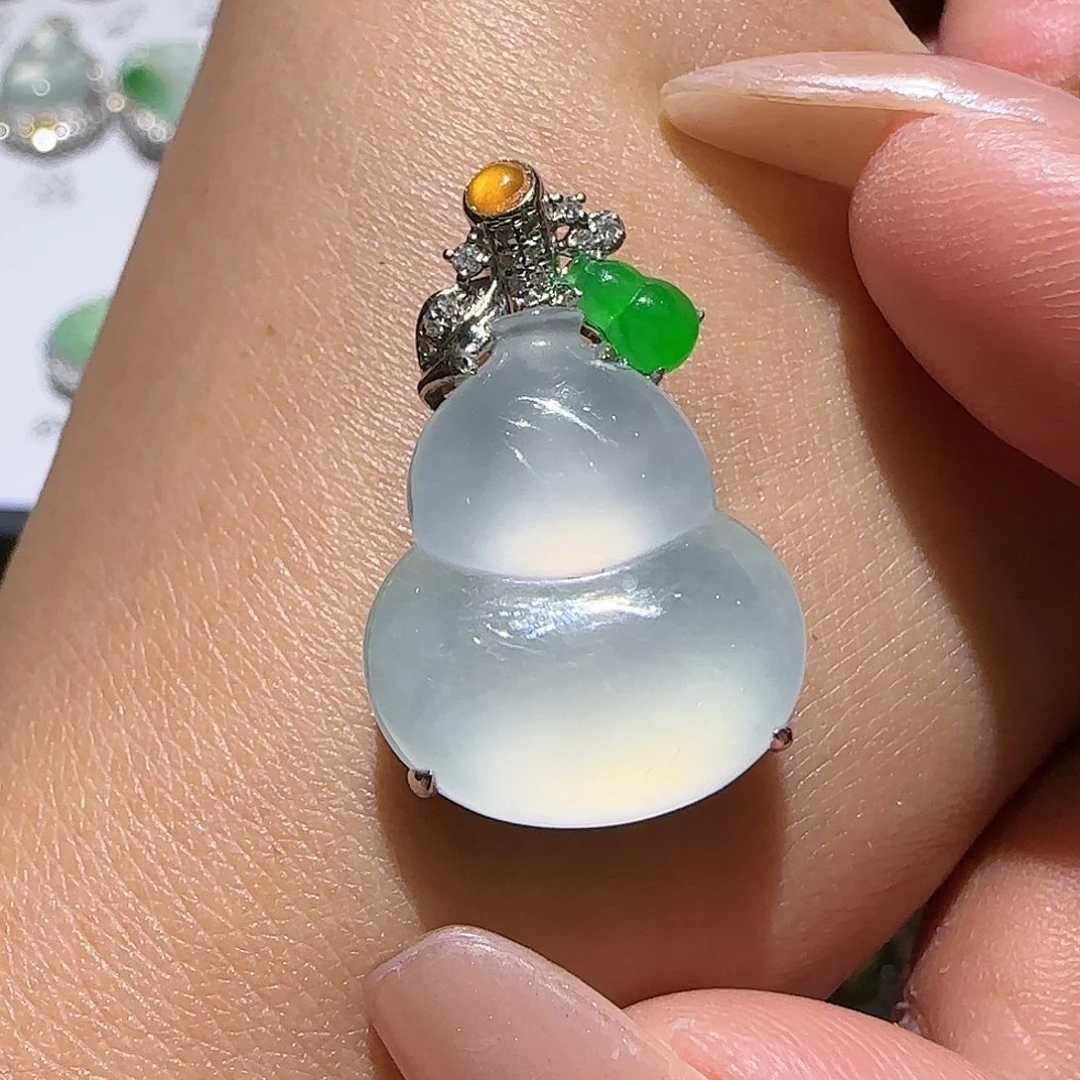 【闪购商品】颈饰18K金镶嵌翡翠天然