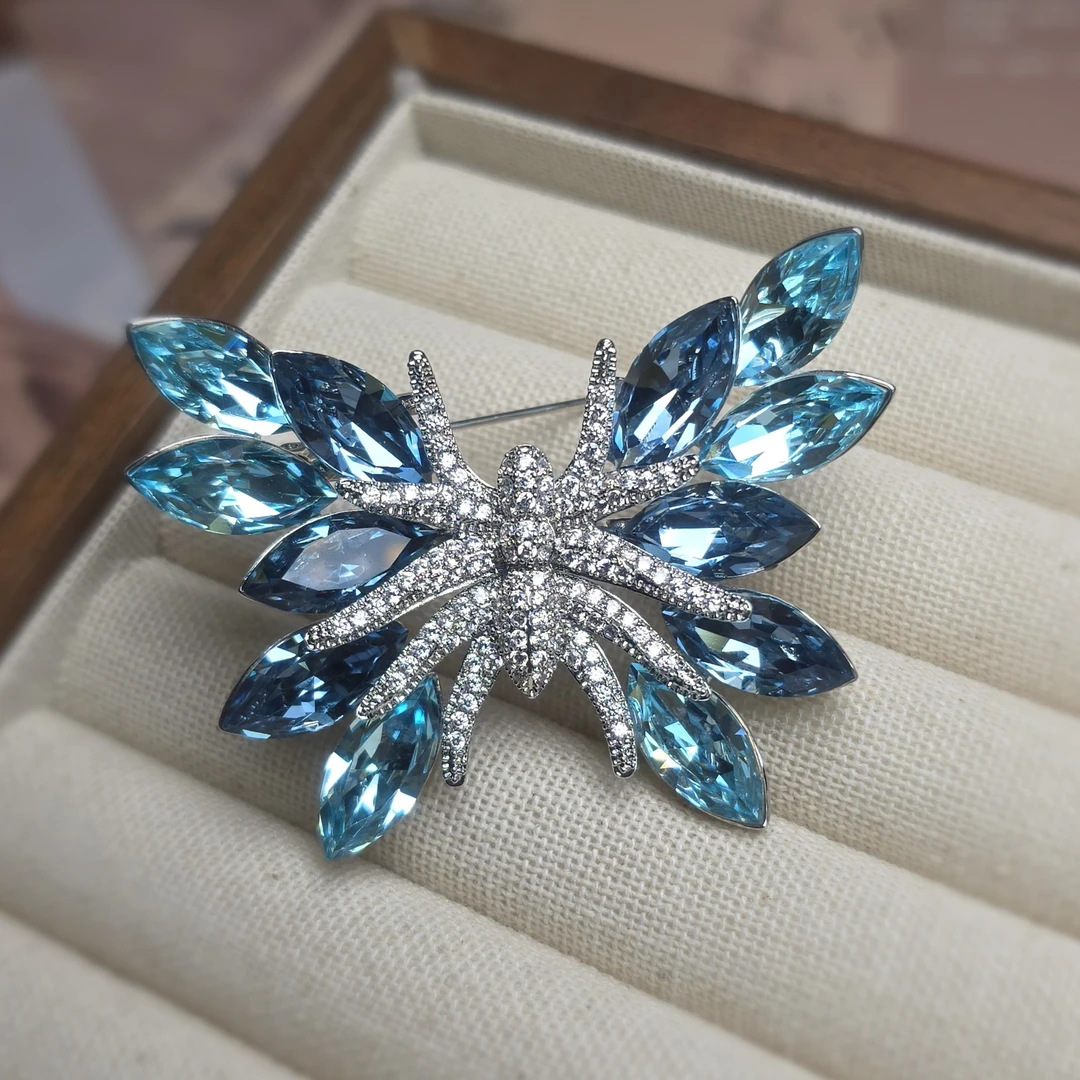 铜合金胸针 百搭彩色镶钻精致蓝色胸花高档施华洛蝴蝶胸针1674