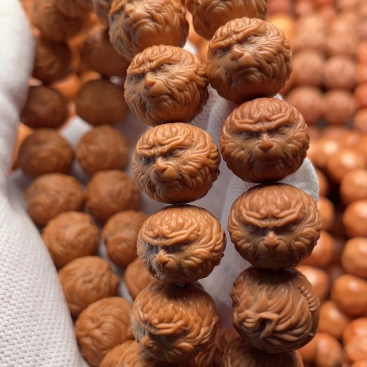 猴头核桃吊坠雾**光斗战胜佛