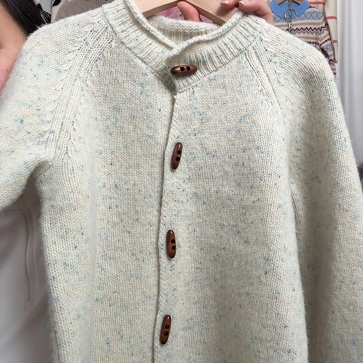 牛角包扣子开衫150尺码