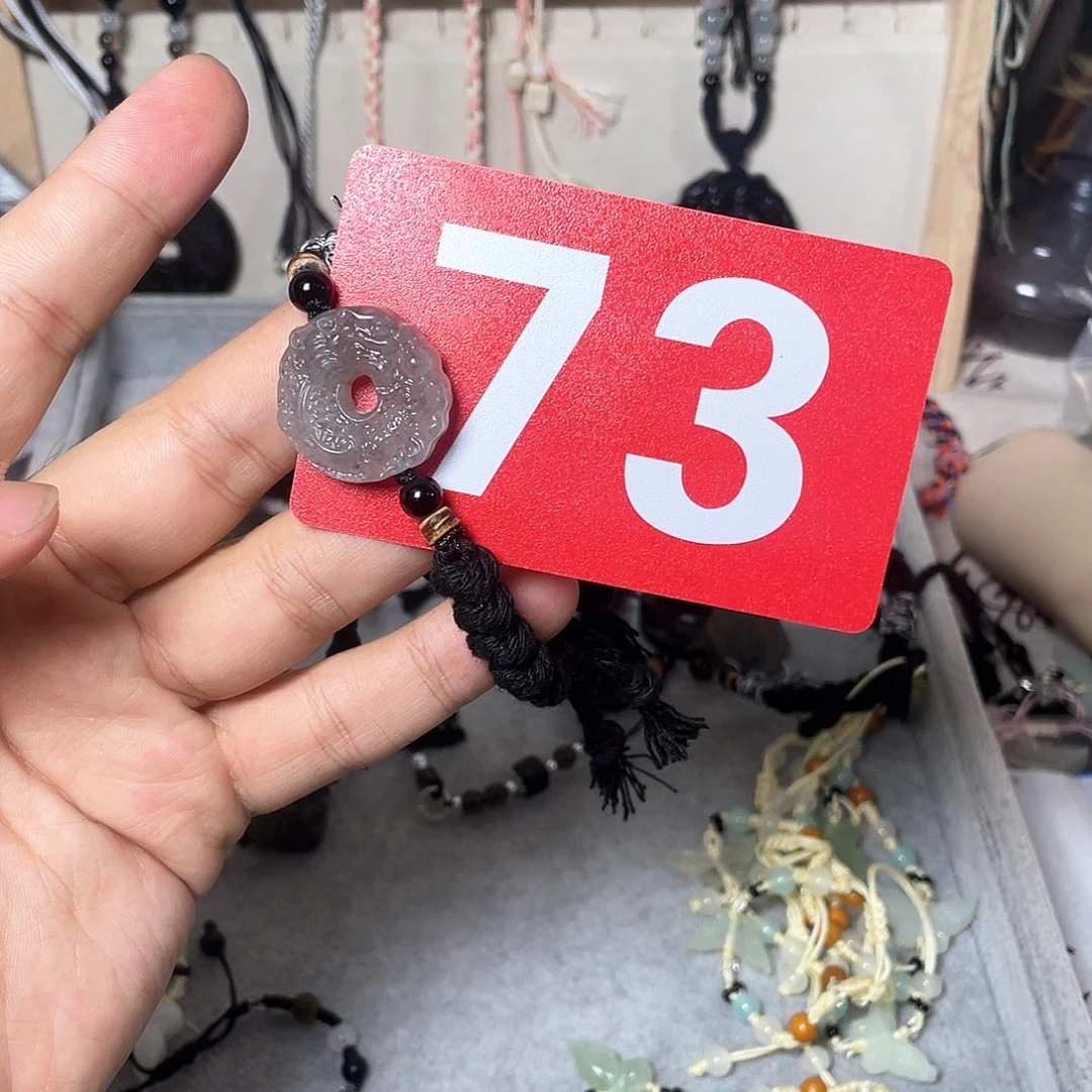 蛇纹石玉颈饰合金