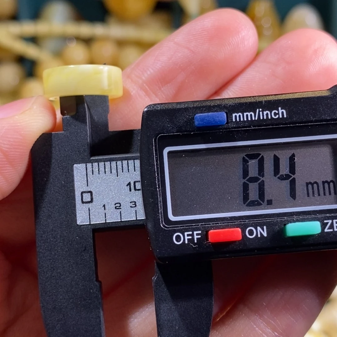 蜜蜡裸石未镶嵌配饰