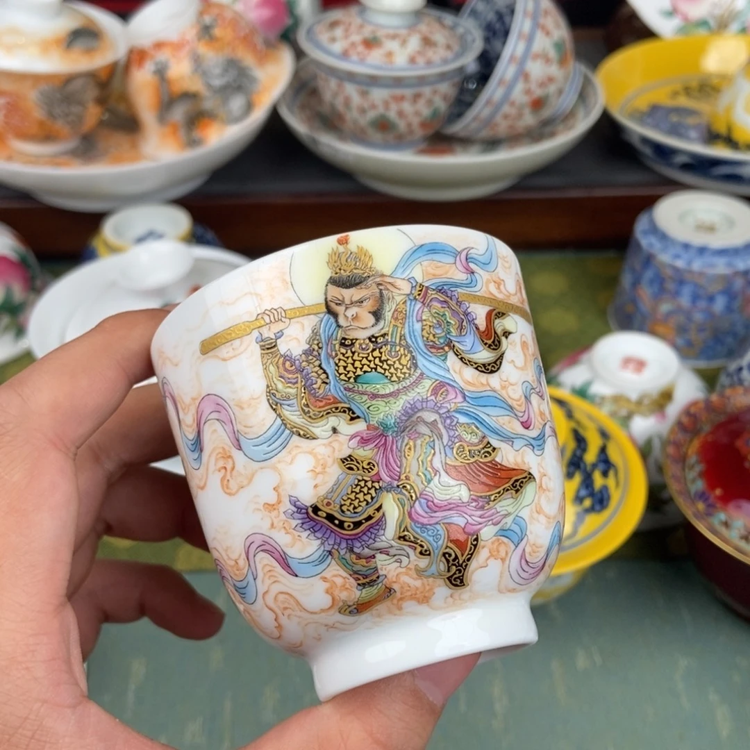 曼****陶瓷的设计师是一个人