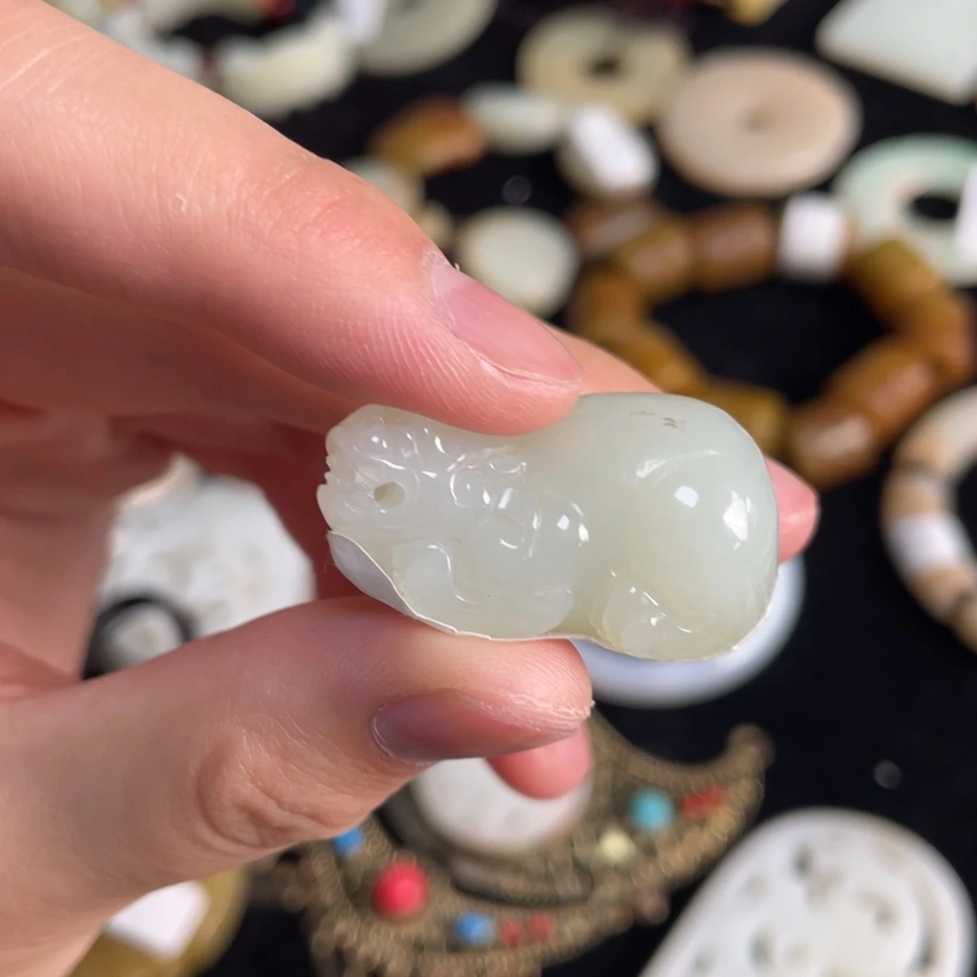 和田玉未镶嵌颈饰貔貅